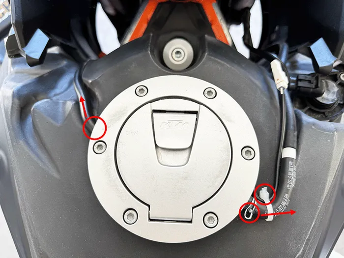 KTM 1290 Adventure fuel tank top vent lines